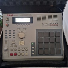 AKAI MPC 2000 CAMPIONATORE PRODUZIONE MUSICALE CLASSICA CON FLIGHT CASE
