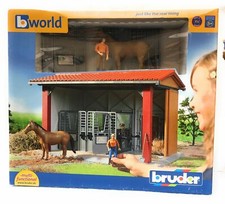 Bruder 62520 - STALLA CON PERSONAGGIO CAVALLO E DONNA - scala 1/16 LEGGERE DESCR