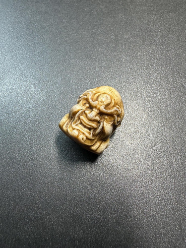 Perla maschera irara tibetana