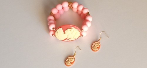 Bracciale orecchini con cammeo