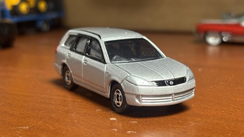 Tomica nissan wingroad - tomica,