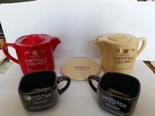 TWININGS OF LONDON  2PZ TEIERA IN CERAMICA TEA POT PUBBLICITARIA + TAZZINE 2PZ