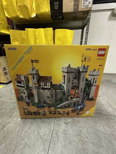 Lego lion knights castle - lion,