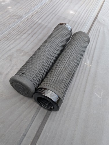 Santa cruz grips lucchetto - grips,