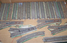 Lotto 53 binari Marklin con viadotti e scambi: molto buoni