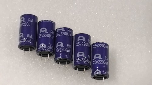 5pz condensatori elettrolitico - 5pz,
