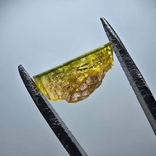 Raro cristallo di tormalina