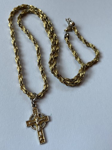 Collana con ciondolo