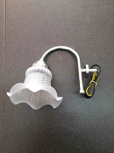 Lampada cromata applique con