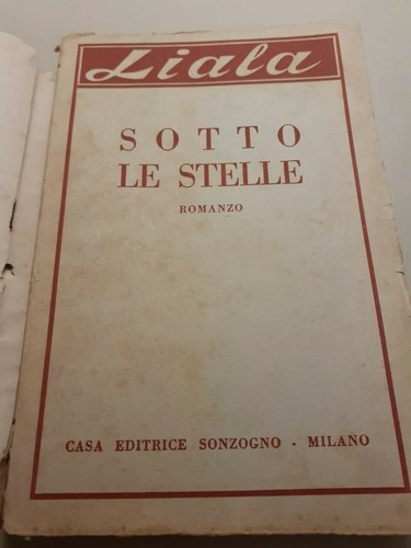 Libro romanzo antico 1945