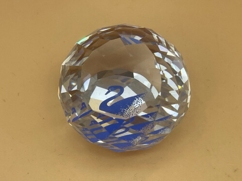 Swarovski figurine paperweight - figurine,