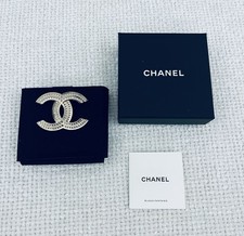 Broche Chanel