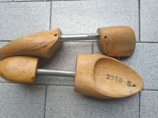 Coppia tendiscarpe  uomo in legno misura 40 come nuovi, marca formificio forli