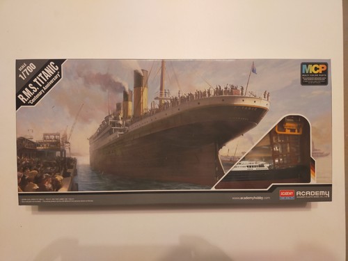 Academy 700 kit nave rsm - kit,