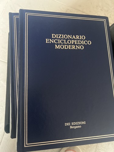 Dizionario enciclopedico dei - ,