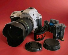 PENTAX K-50 Ottima Reflex digitale bianca + Zoom 18-55 WR + Accessori + Pack AA.