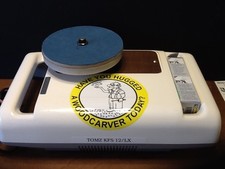 Massaggiatore a coltello Tomz, modello ad albero singolo.  Scultura in legno, affilatura reversibile