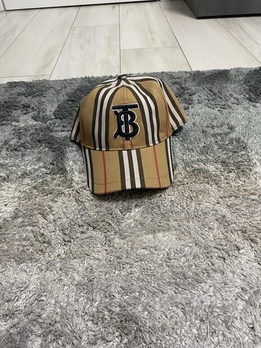 Cappello burberry mai usato - cappello,