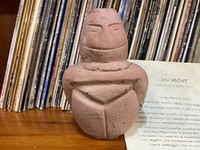 Statuetta Dea madre in ceramica