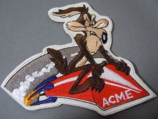 WILE E. COYOTE su ACME ROCKET