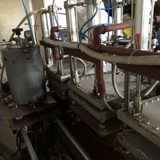 Iniettore cera a 3 stazioni