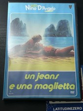 UN JEANS E UNA MAGLIETTA di