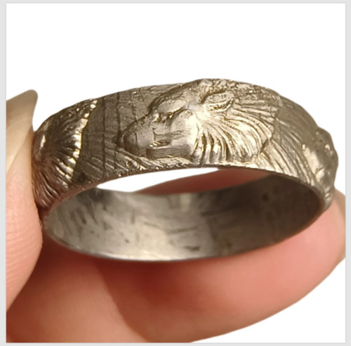 Anello intagliato meteorite