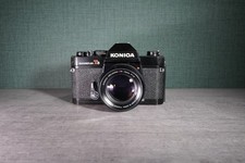 Konica Autoreflex T3 SLR con