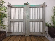 Vecchia coppia persiane porte