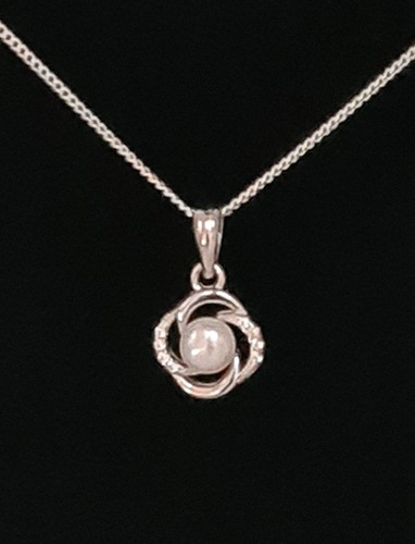 Collana con ciondolo perle