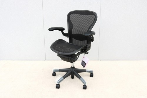 Herman miller aeron chair - aeron, size