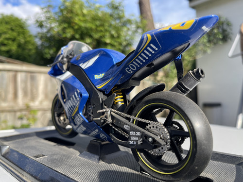 Guiloy 2005 yamaha yzr m1 - yamaha,