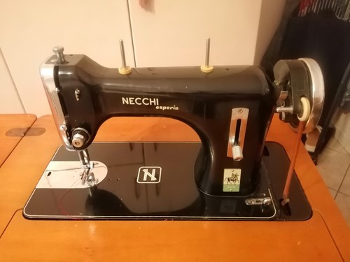 Vecchia macchina per - macchina, cucire