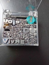 caratteri tipografici in piccola scatola di plexiglas joie de vivre.Piombo