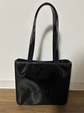 CHANEL enamel handbag black
