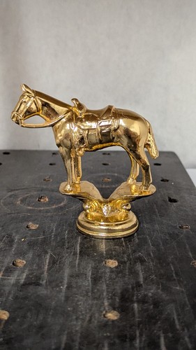 Statuina trofeo cavallo sella