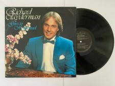 RICHARD CLAYDERMAN GOES TO