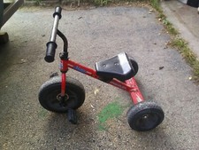 RARO Triciclo Vintage Jeep