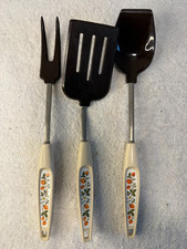 Utensili da cucina vintage in