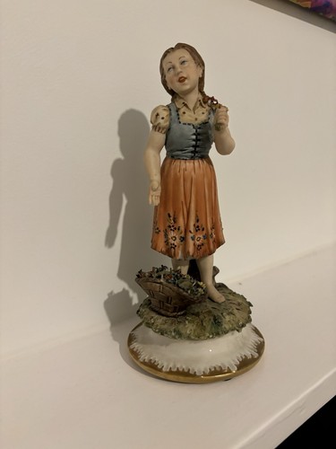 Capodimonte bambina con cesto - capodimonte,