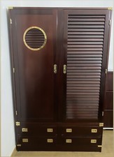 ARREDAMENTO IN MOGANO STILE MARINA IN LEGNO DI LAVORAZIONE ARTIGIANALE.