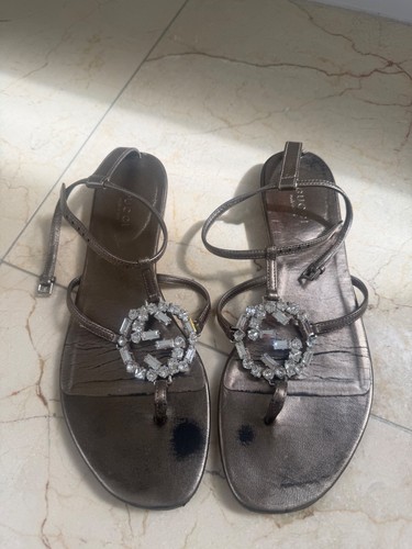 Gucci silver flat sandals - flat,