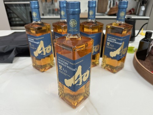 Suntory world whisky - ao,