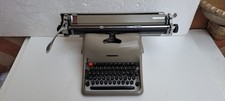 Macchina da scrivere Olivetti