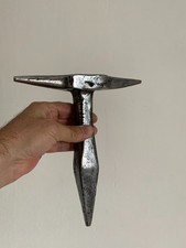 Antica piccola incudine da