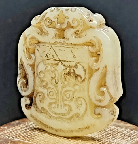 Antico ciondolo scultura