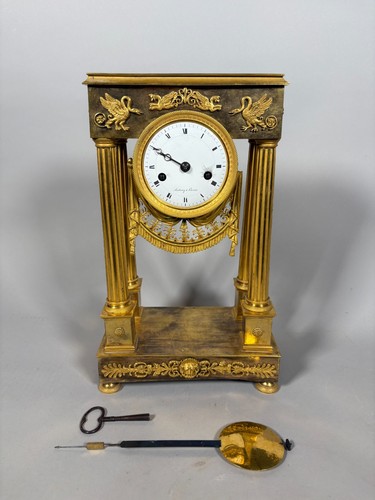 Pendule portique bronze