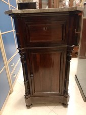 antico comodino in legno co