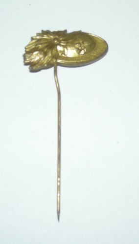 Spilla pins cappello