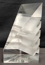 Giugiaro Design - Espositore  o  Portalettere?